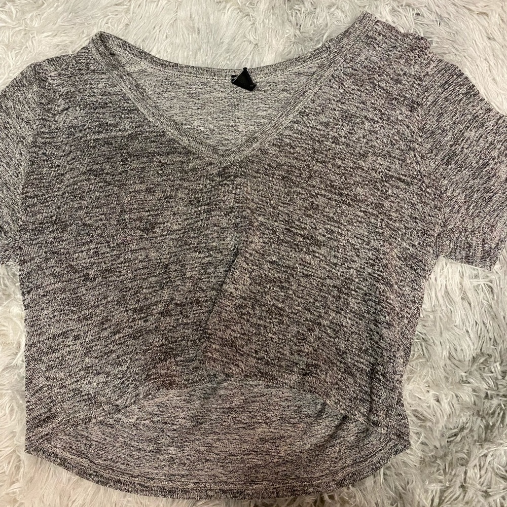 grey crop top